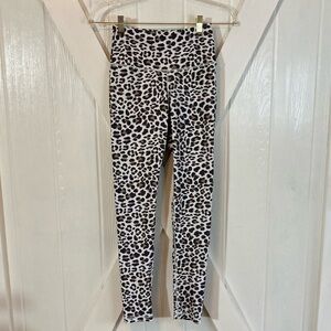 laHana Active Black and White Animal Print Leggings